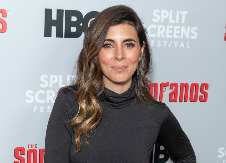 Jamie-Lynn Sigler met zwarte coltrui