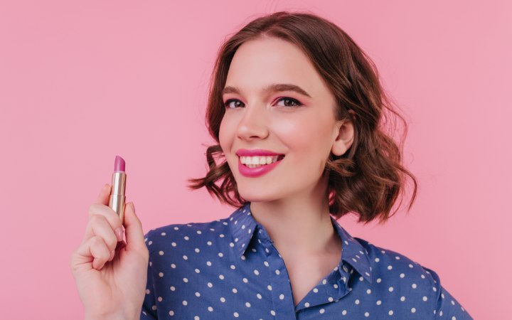 Vrouw met lippenstift